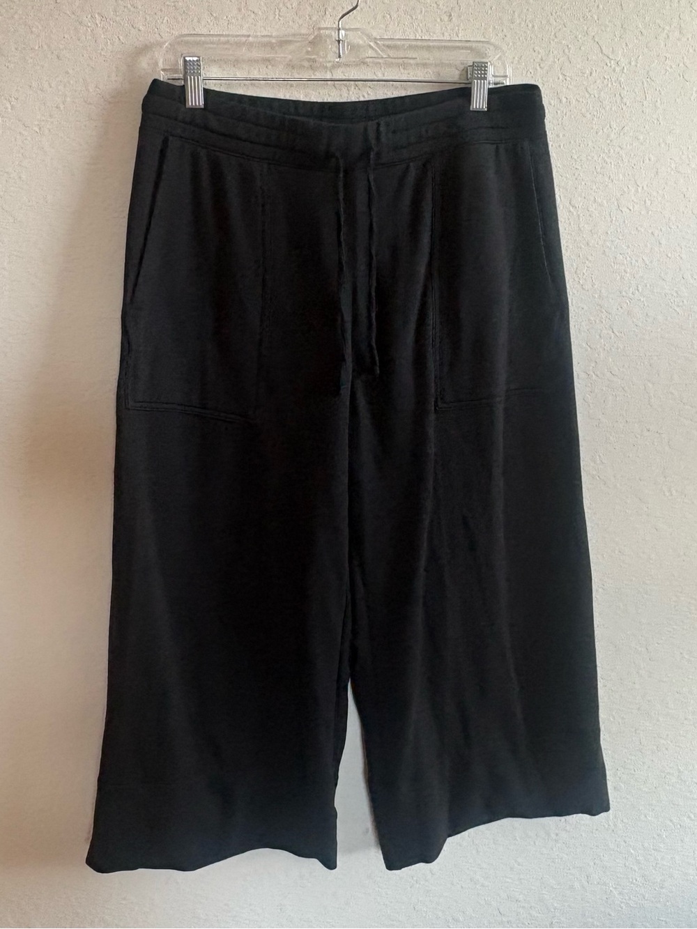 Quince Black Cropped Pants Size Large